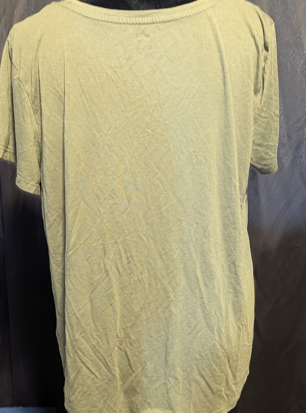 Ann Taylor Women's Classic Short-Sleeve Scoop Neck Tee in Olive Green - Picture 2 of 4